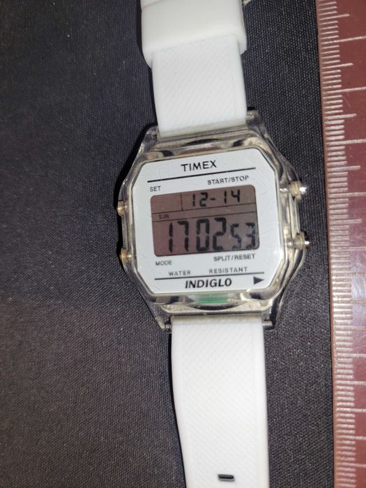 Мужские часы Timex CLASSIC DIGITAL Tx2n803