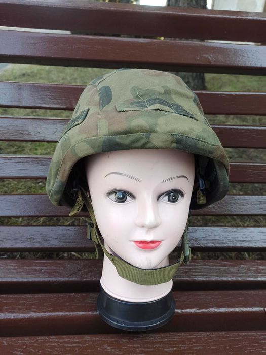 Hełm kompozytowy wz.2005 z pokrowcem MASKPOL r.2011