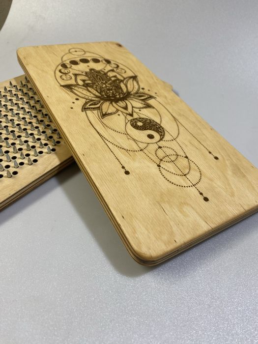 Доска садху. Доска с гвоздями. Доска для йоги