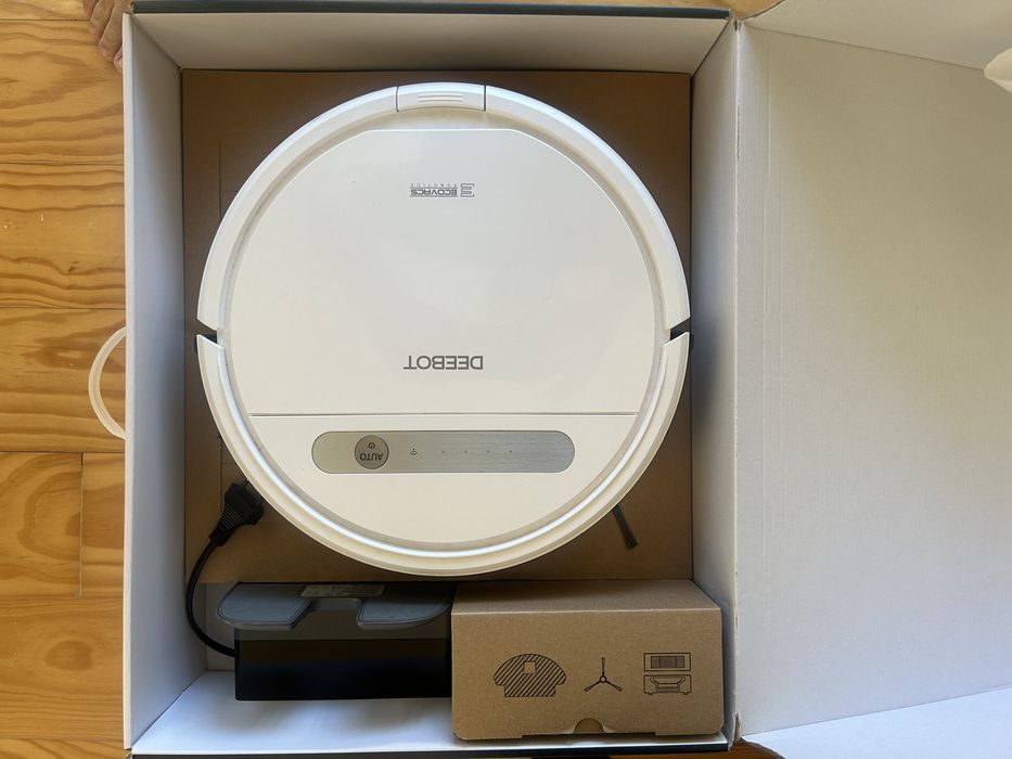 Robô Aspirador Ecovacs Deebot OZMO610