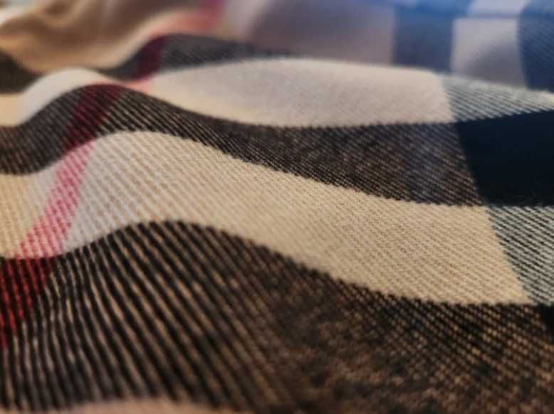 Hoodie preto Burberry | Novo e original | Tamanho XL