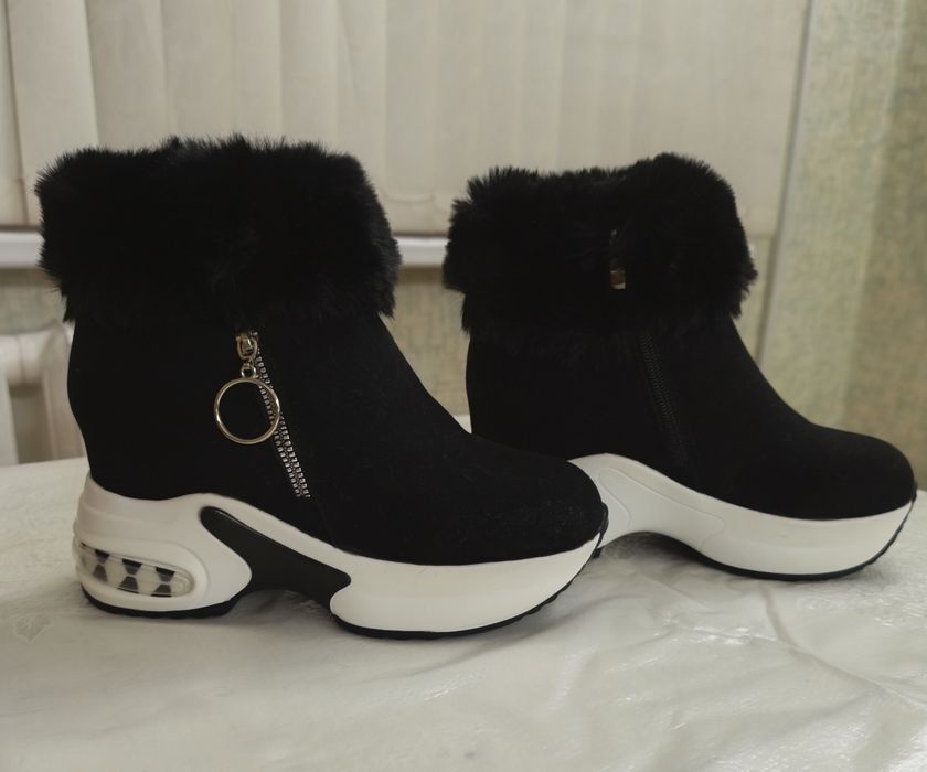 Новые замшевые полусапожки 37 размера!