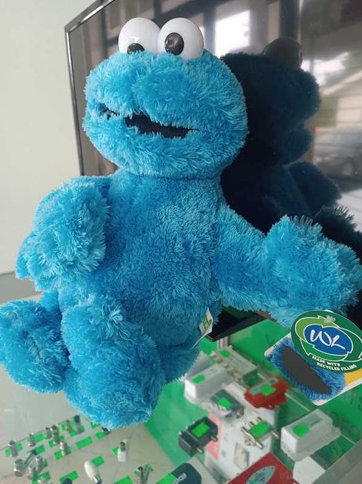 PROMO:Peluche Rua Sésamo Monstro das Bolachas 37cm(new version 2025)