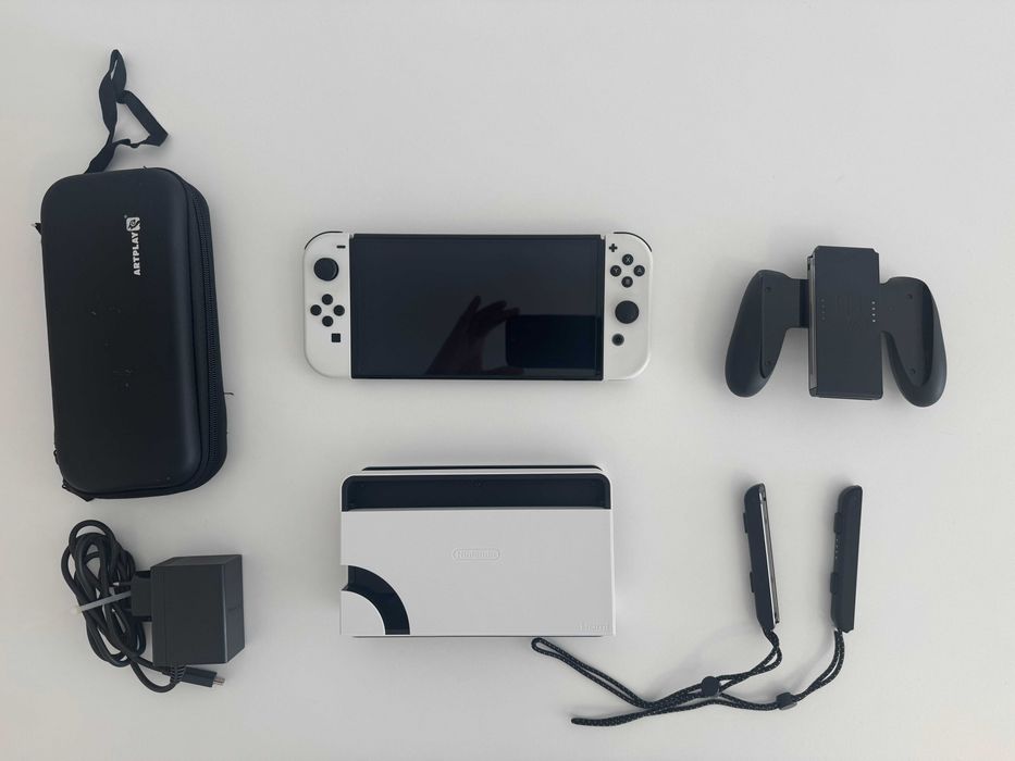 Nintendo Switch OLED branca completa + bolsa rígida