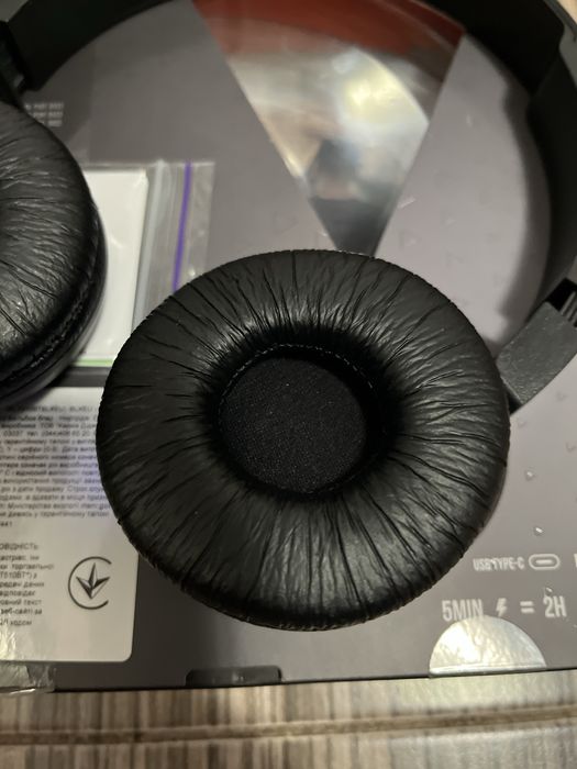 Безпровідні навушники JBL