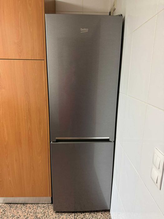 Frigorífico BEKO No Frost (como novo)