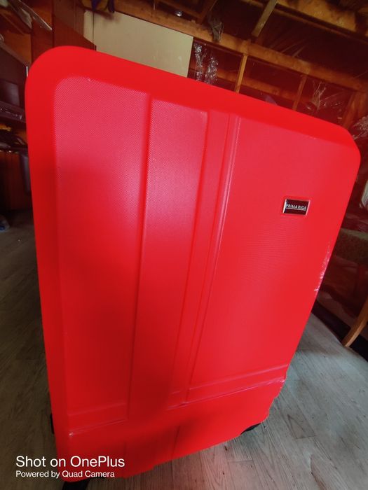 Продам великий чемодан