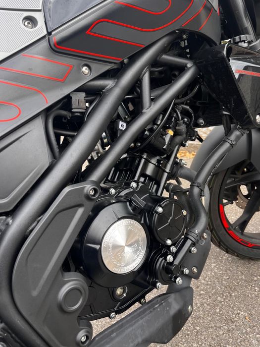 Moto Benelli Leoncino 125
