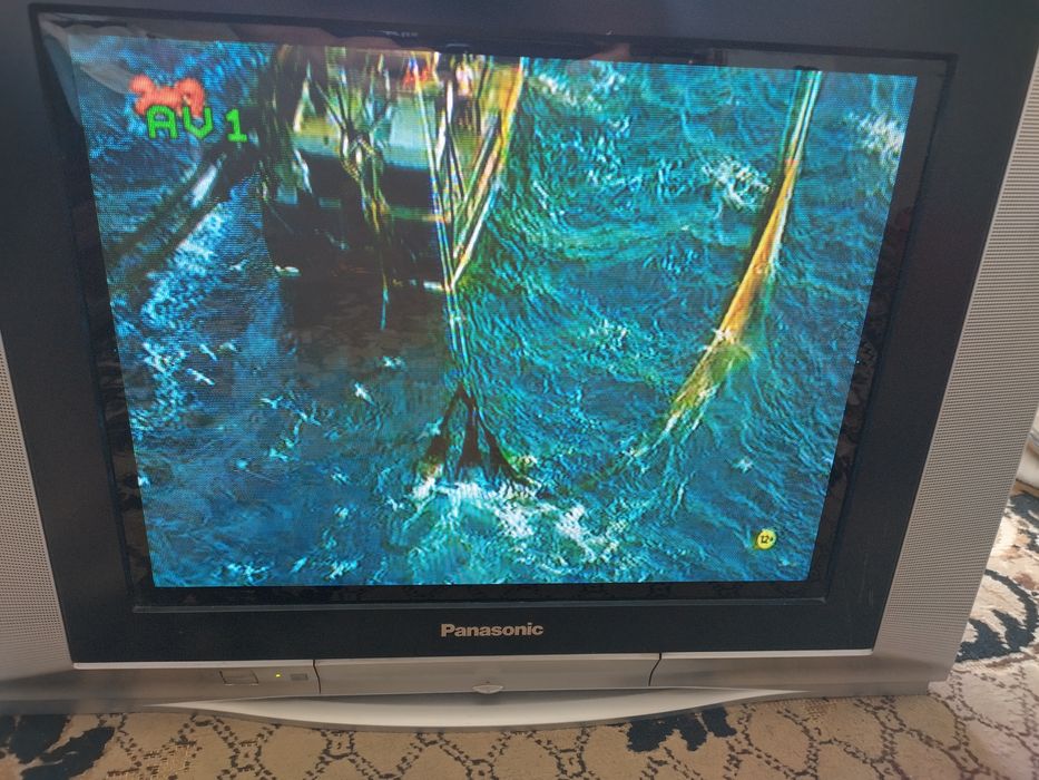 Продам телевізор Panasonic + DVD плеєр BBK з караоке.