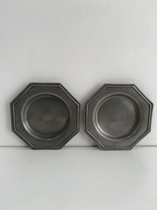 Coleção de Pratos em estanho J.D 95%