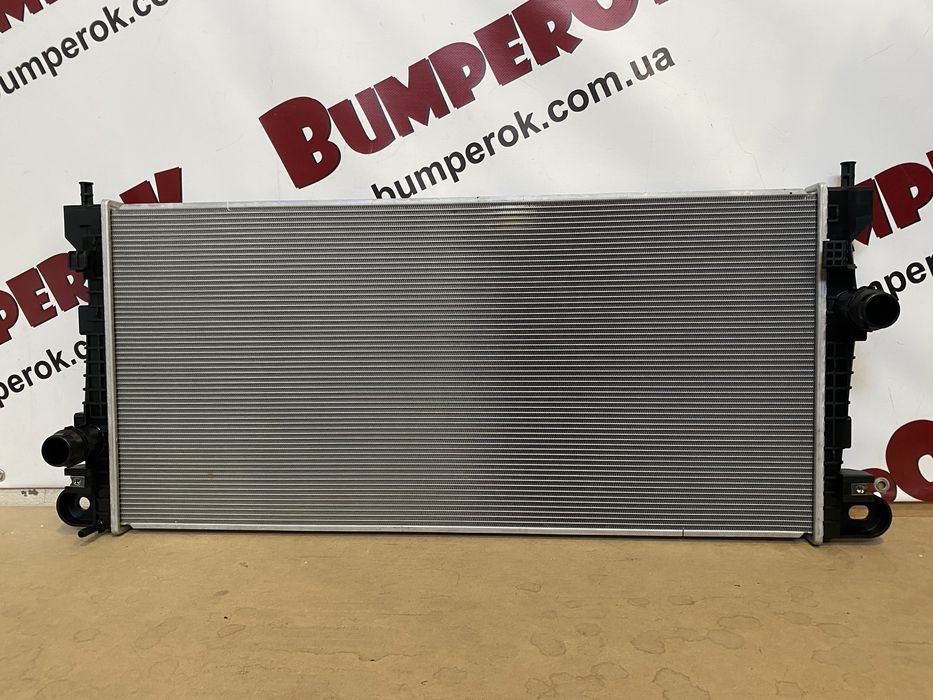Радиатор Ford Bronco (Форд Бронко)