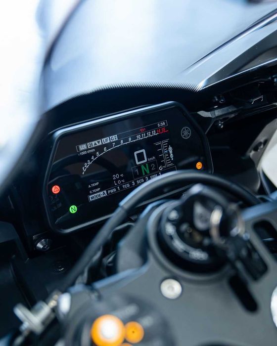 YAMAHA YZF-R1 | ANO 2024 | 12/2024 | APENAS 4.000 KM