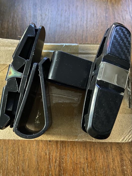 Nowe uchwyty  kosxtowaly 100 zl na okulary do  samochodu