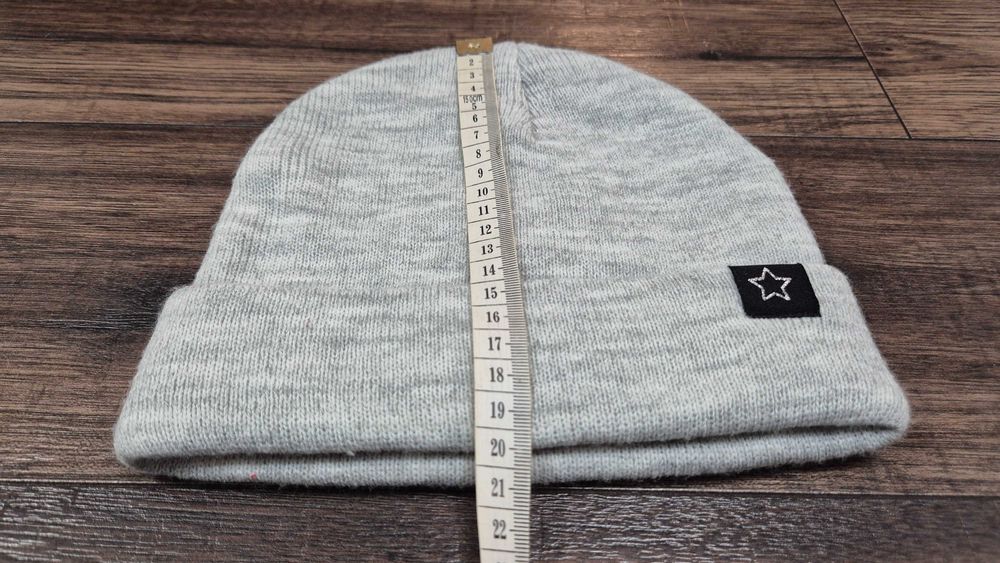 115 A czapka szara gwiazdka sinsay damska