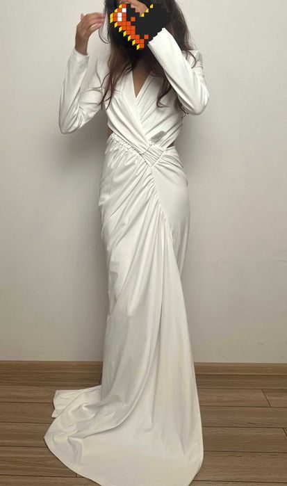 Elegancka Suknia Ślubna Cywilna Cut-out Broszka