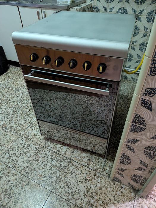 Fogao semi novo otimo estado