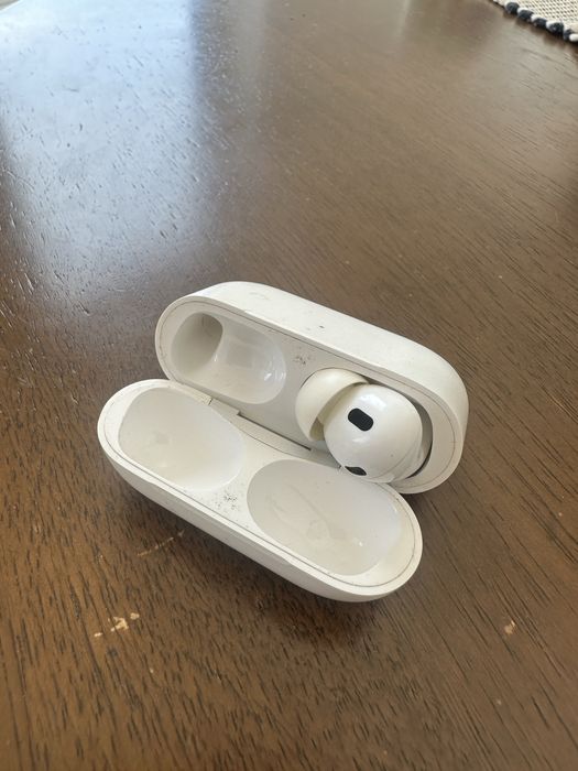 AirPods Pro 2ª geração (caixa + auricular esquerdo) – para peças / reparação