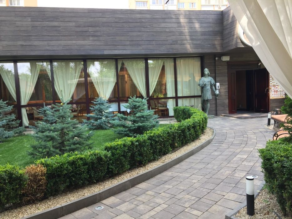 2 комнатная - 5 спальных мест - смежная с камином начало Троещины!