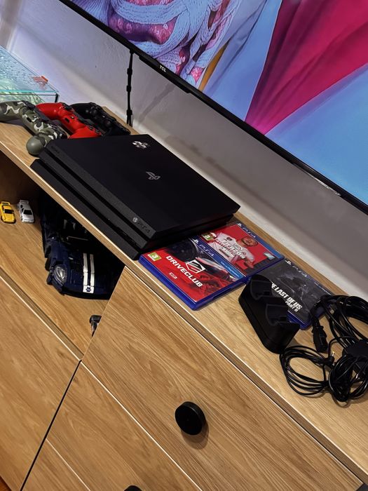 Play Station 4 PRO mega zestaw !!