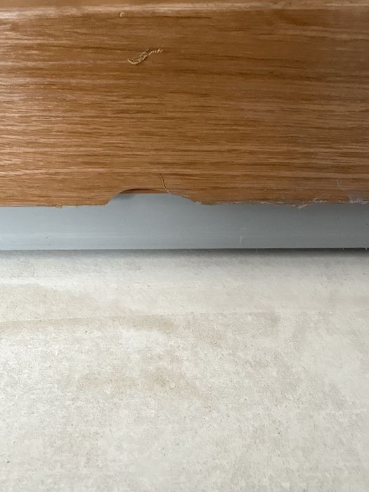 Okno nowe leko uszkodzone