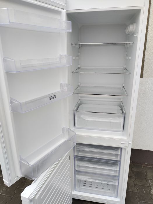 Холодильник Kernau 170 cm. з Європи, 2022 рік