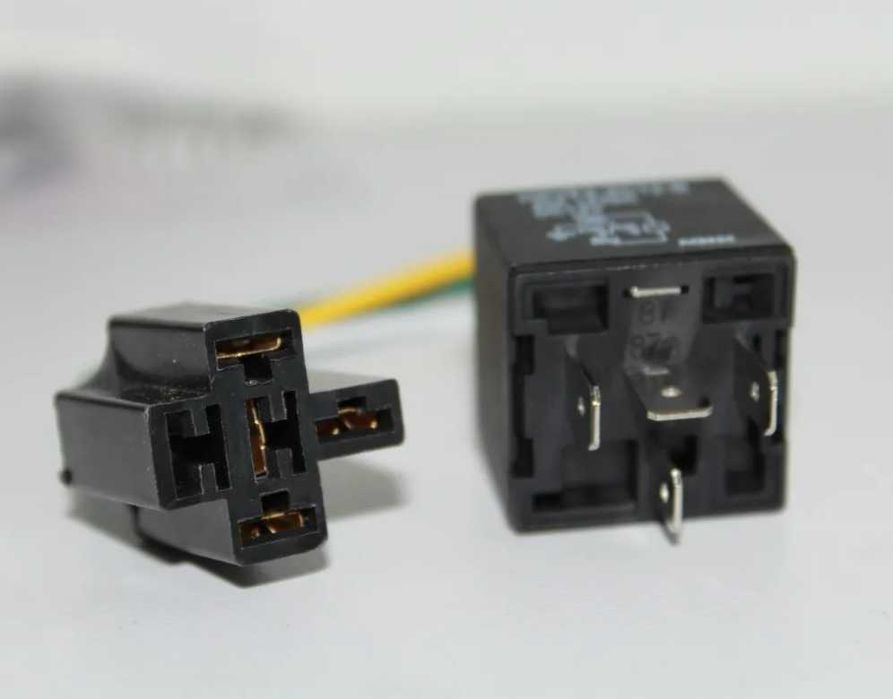 Relé Fusível Relay HKVF4-4C12-B 40A 14VDC DC12V 4Pins (NOVO)