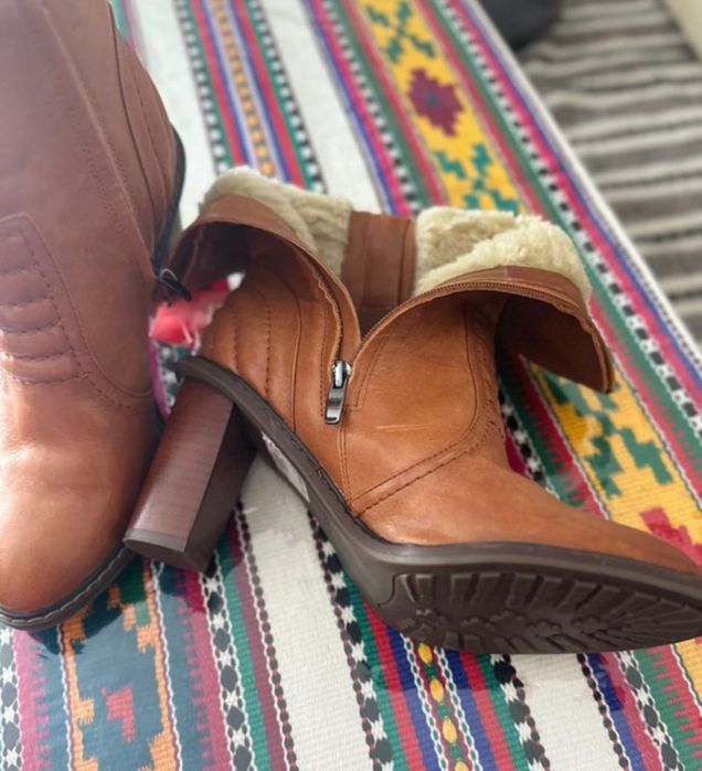 Шкіряні жіночі чоботи,Clark’s.