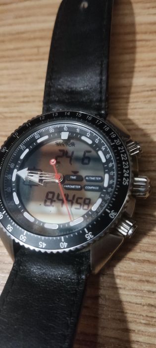 Продаются часы Sector mountain master