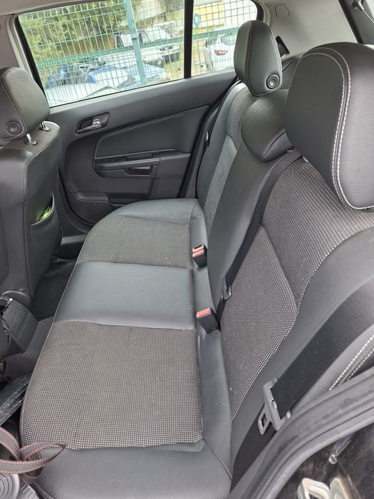 Opel Astra H 1.7 CDTI (2006) – Para Peças ou Recuperar