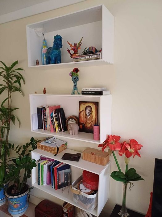 Valor por estante | 3 estantes em lacado branco BoConcept