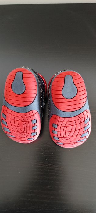 Dois sapatos para bebé, novos