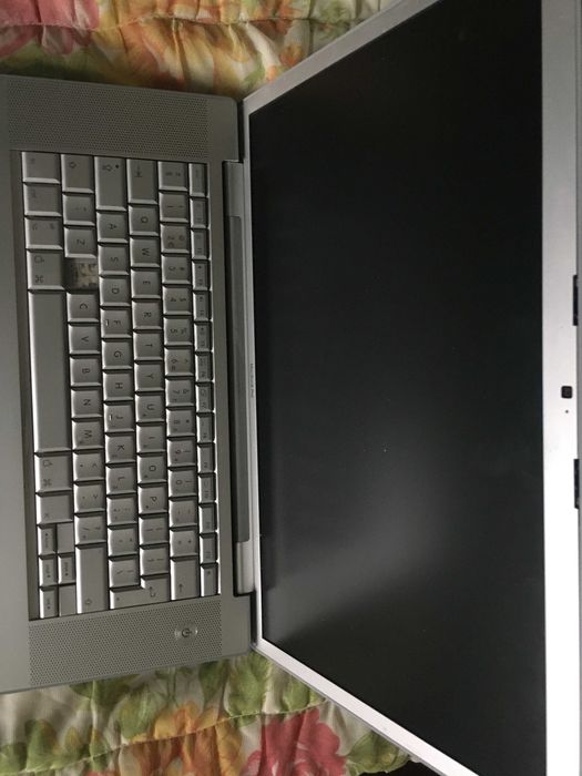 Apple  MacBook Pro