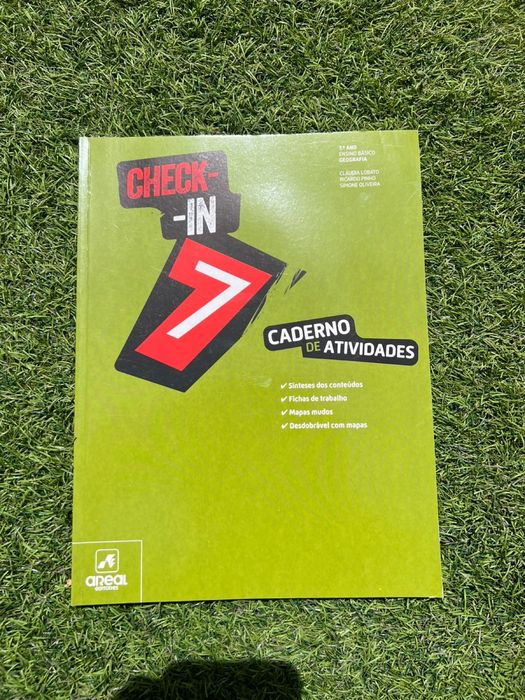 LOTE 8 Cadernos 7° Ano | Matemática, Inglês… | Excelente Estado