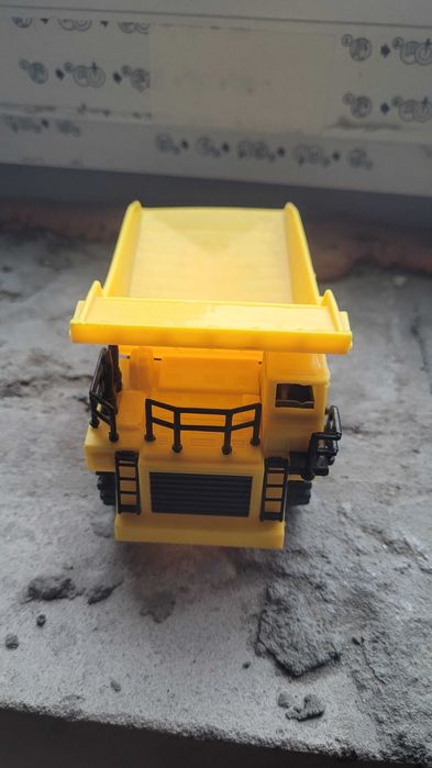 Самосвал/Вантажівка інерційна/Грузовой автомобиль/Карьерный самосвал/