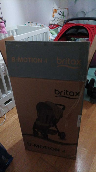 Carrinho + Ovo + Base carro + Cadeira Auto Britax Romer B-Motion 4 com adaptadores para o carrinho e Isofix