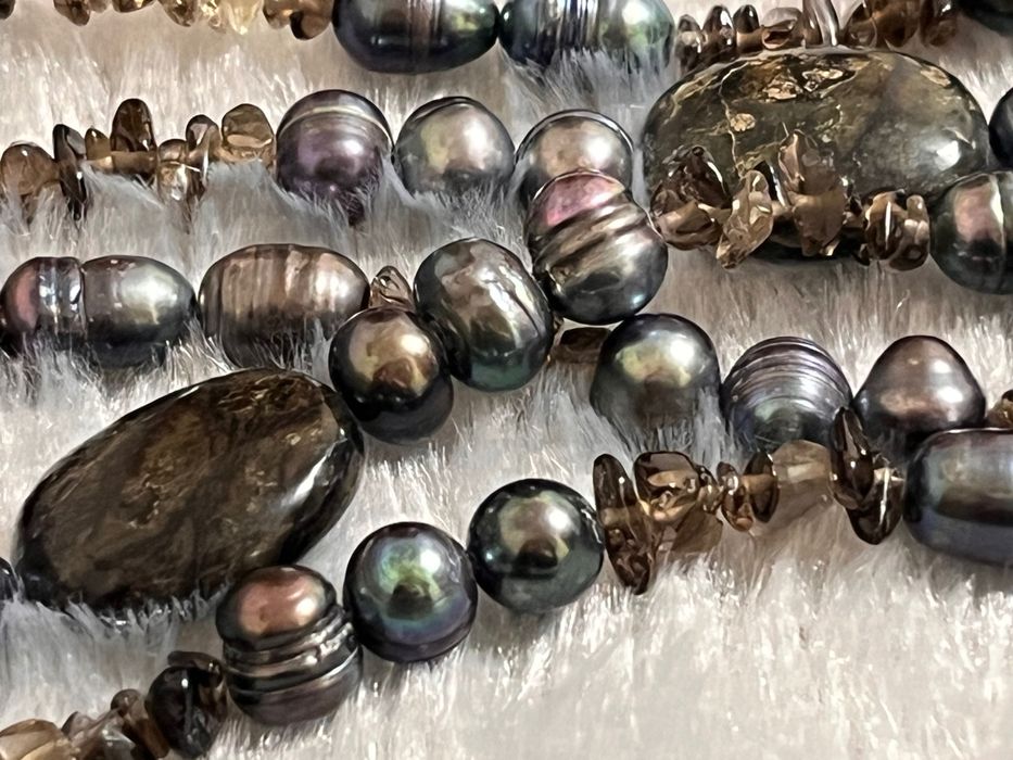 Винтажные бусы из тесных камней