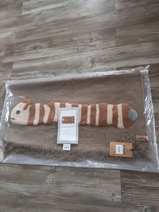 Makata dziecięca Larwa