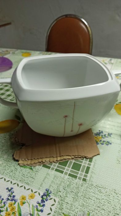 Terrina de porcelana Nova