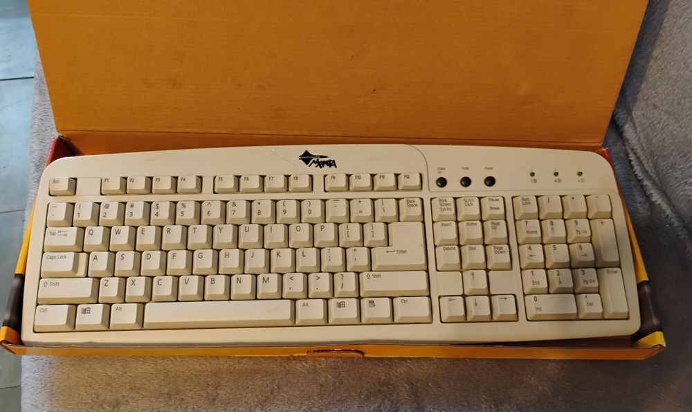 Klawiatura PS/2 Multimedia Mania – retro, oryginalne pudełko, sprawna