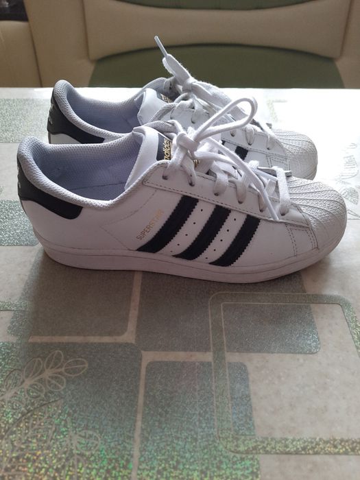 Продам кроссовки Adidas Superstar