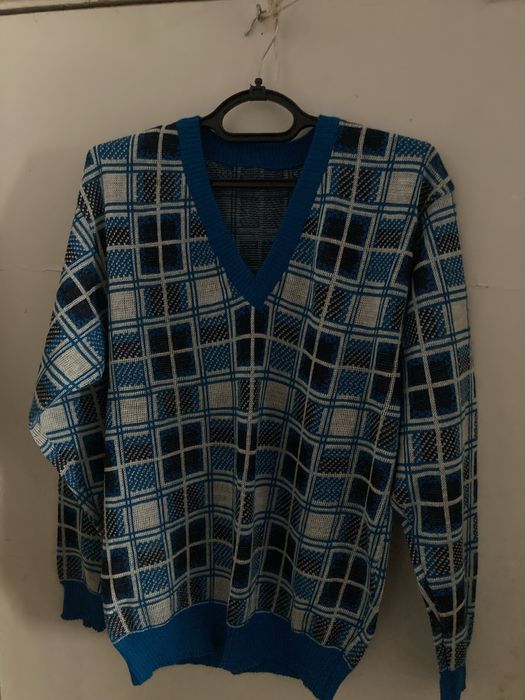 Свитер новый мужской