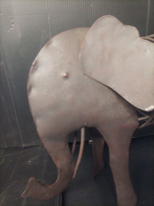 Elefante metálico suporte 8 CD/DVD