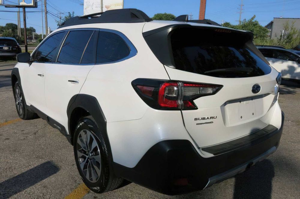 Subaru Outback      2024