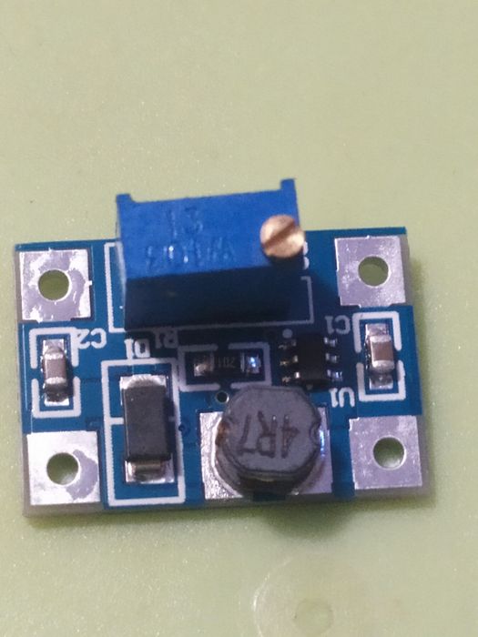 Імпульсний підвищував напруги HW668