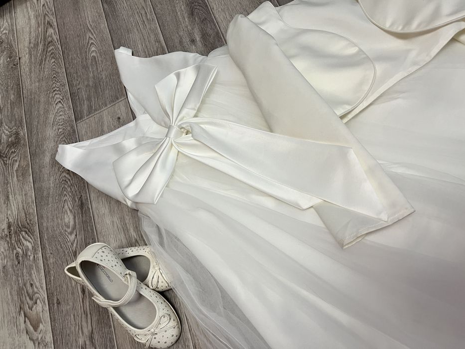 Нарядне біле пишне бальне плаття 122-128