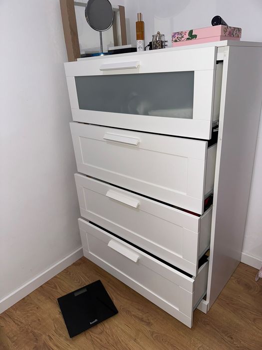 Comoda 4 gavetas ikea