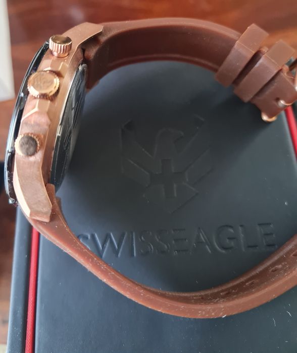 Zegarek Swiss Eagle Nowy
Herzog Brun/Gummi Ø45 mm
Ref. SE-9065-0B