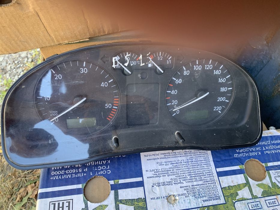 Приборна панель VW Passat