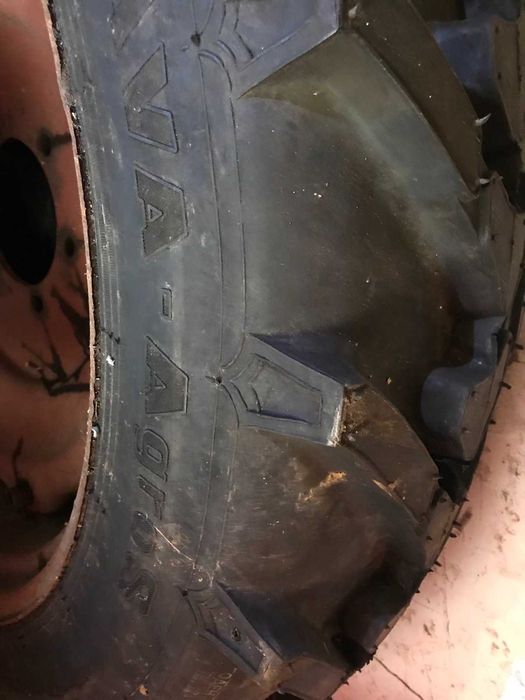 Трактор Т-25 з причепом та  усім, що необхідно для обробки городів