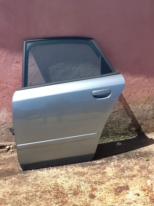 Porta Portas Audi A4 B6 Carro Ano 2003 Cor Cinzento Frente e Trás (PORTAS NUAS)